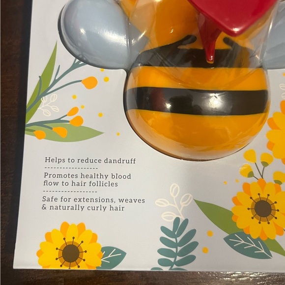 NWT 2 in 1 Bumblebee Shampoo Brush and Scalp Head Massager - Picture 2 of 6